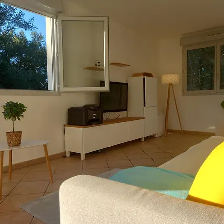 Apartment T2 De 56m2 - Geneve A 5 Min- Parking Prive Gratuit *
