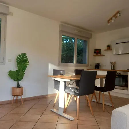 T2 De 56m2 - Geneve A 5 Min- Parking Prive Gratuit Apartment