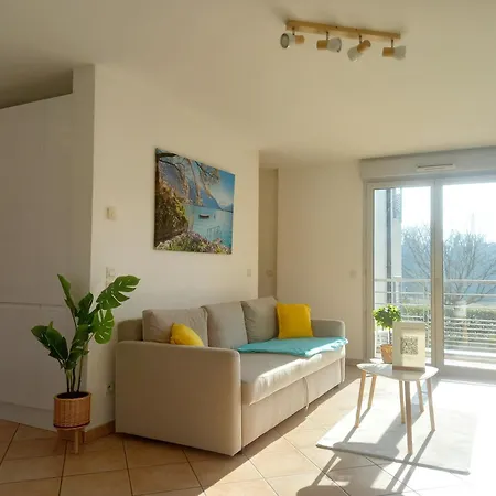 Apartment T2 De 56m2 - Geneve A 5 Min- Parking Prive Gratuit *